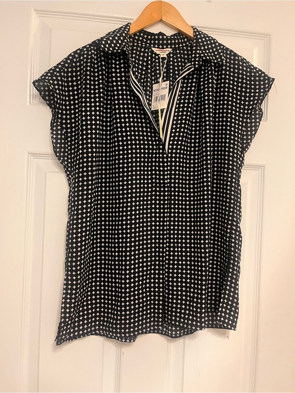 Max Studio Black & White Geometric Sleeveless Collared Blouse M